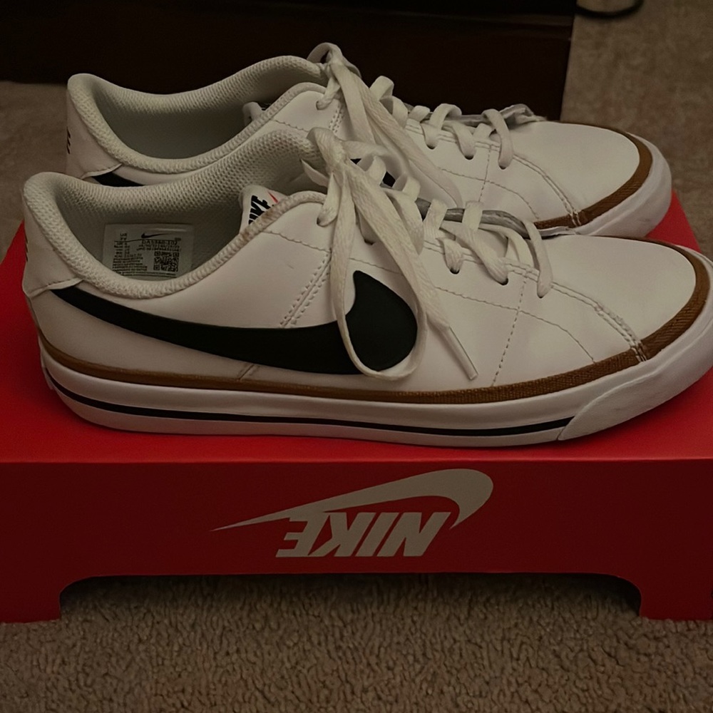 Women’s Nike Court Legacy Sneakers